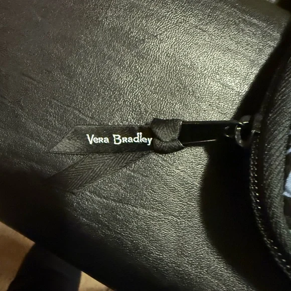 Vera Bradley laptop sleeve in the "Kauai Floral" pattern - Picture 4 of 5